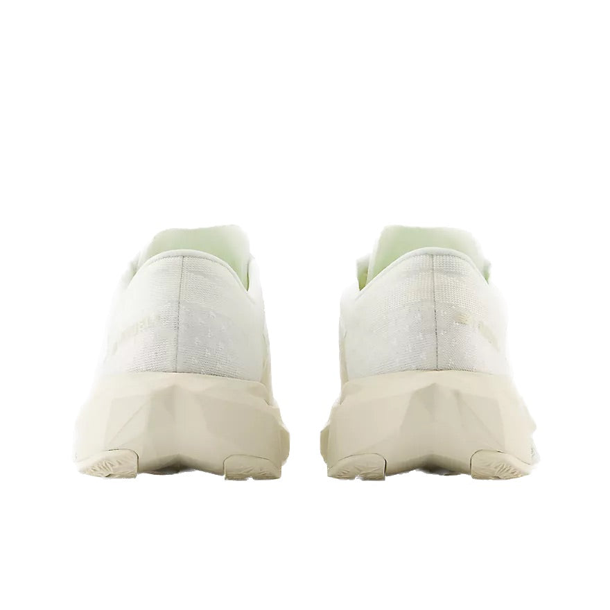 WOMEN'S FUELCELL REBEL V4